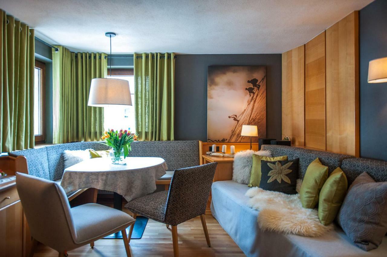 Quality Hosts Arlberg - Laerchenhof Appartement Sankt Anton am Arlberg Buitenkant foto