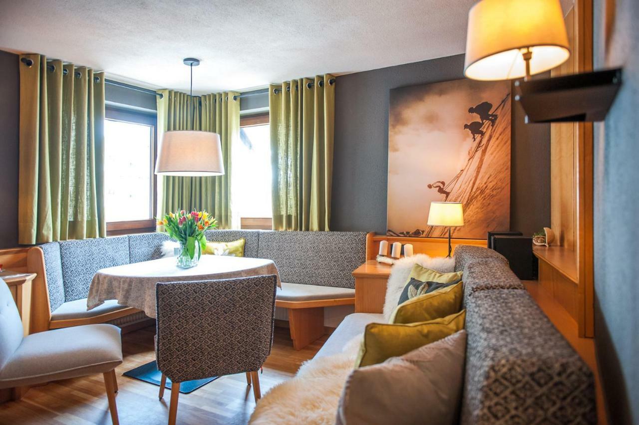 Quality Hosts Arlberg - Laerchenhof Appartement Sankt Anton am Arlberg Buitenkant foto